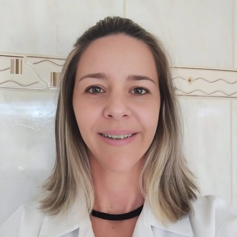 Ariadne Alvarenga